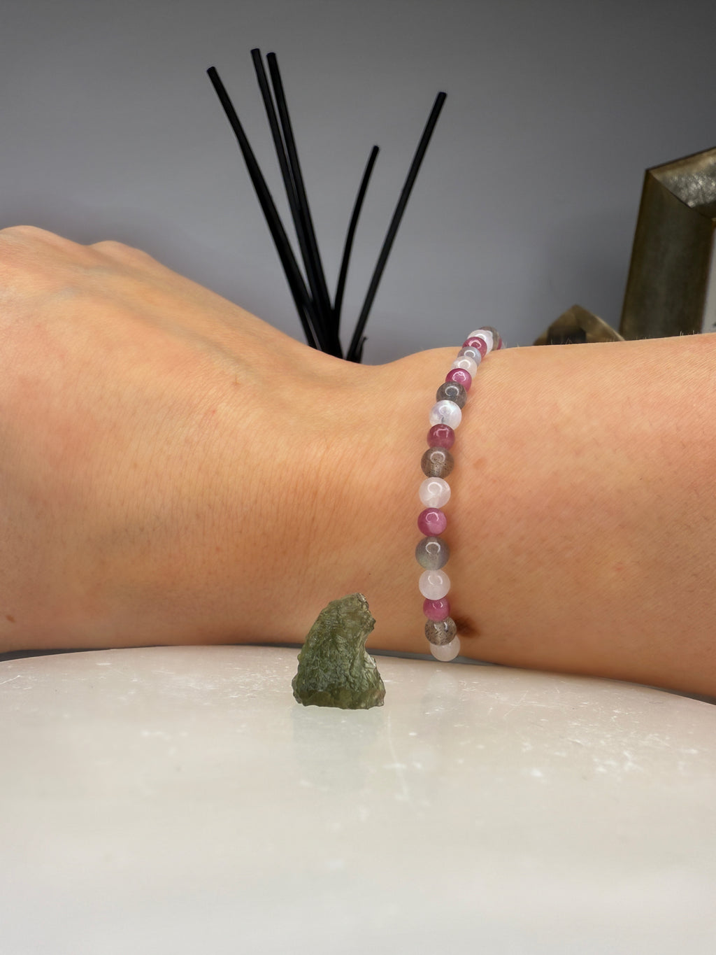 Raw Moldavite Chip (1-1.2g) & Bracelet Bundle